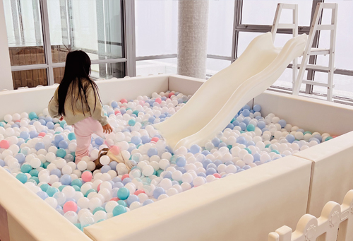 Luxe Soft Play Ball Pit & Bouncy Castle Rental